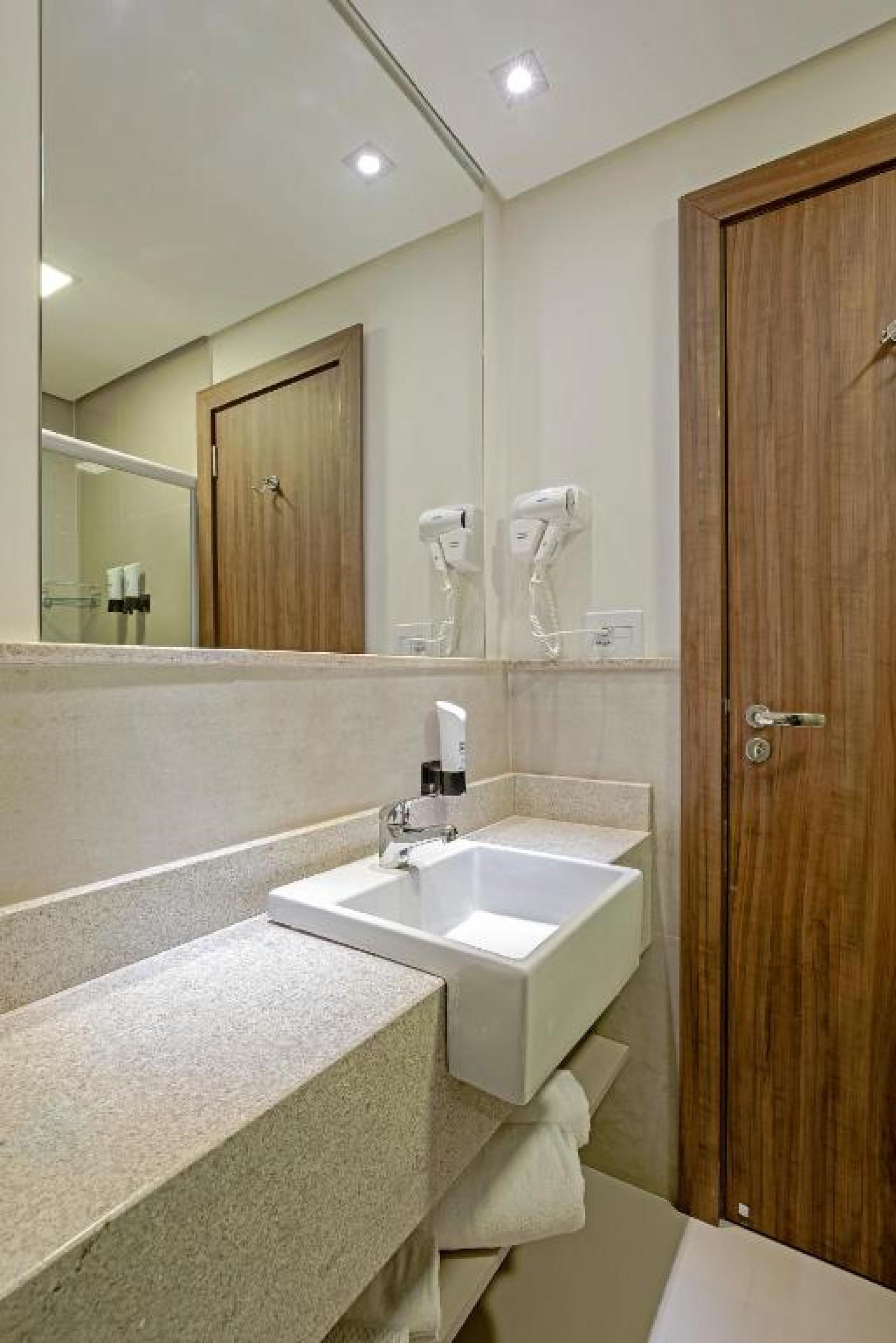 Slim Guarapuava Hotell Eksteriør bilde